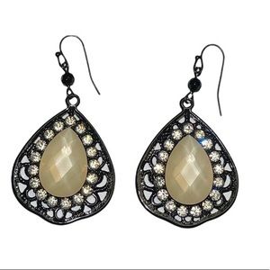 Teardrop earrings
